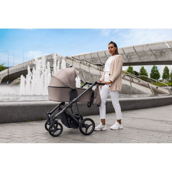 Коляска 2 в 1 Bebetto Flavio PRO 04